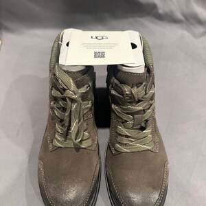 UGG W Hapsburg Ankle Lace-Up/Zip Waterproof Leather Bootie size 6.5